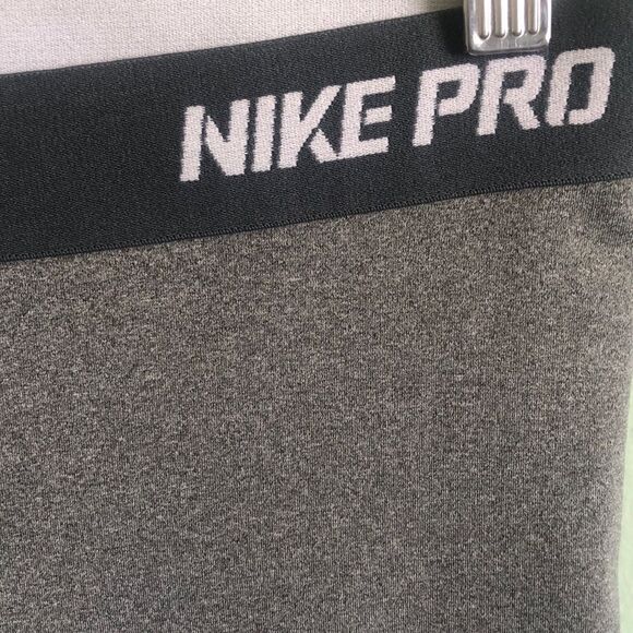 Nike Pro DriFit Cropped Gray Leggings XS - Picture 6 of 7